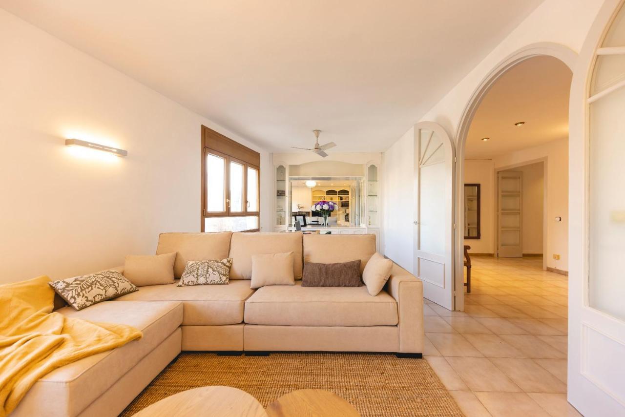 Bravissimo El Lleo, Bright 4-Bedroom Apartment Gerona Buitenkant foto