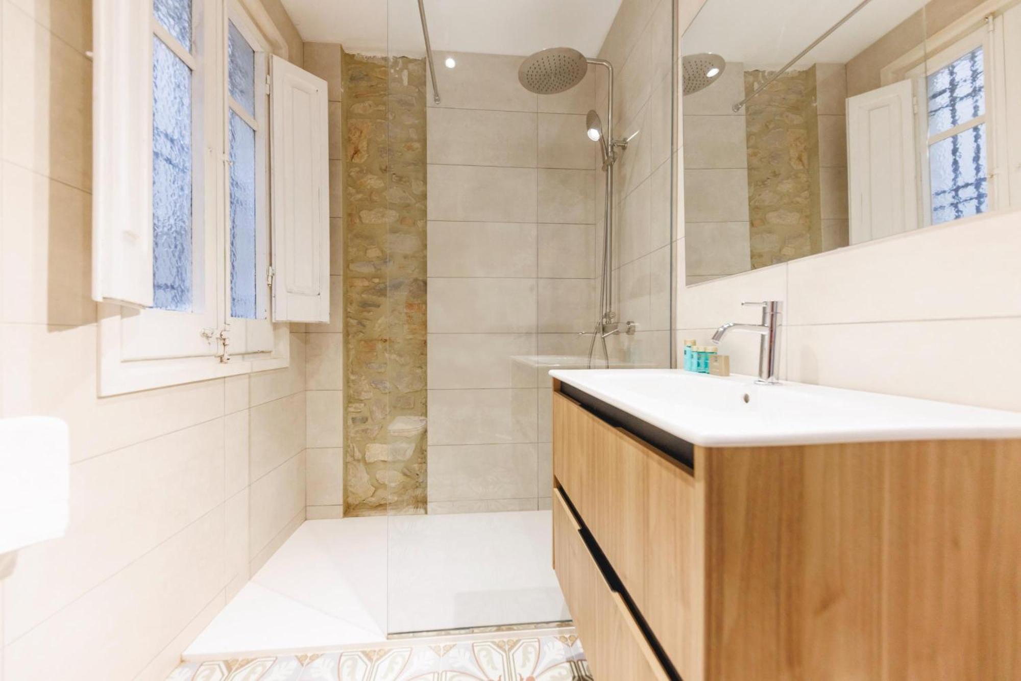 Bravissimo El Lleo, Bright 4-Bedroom Apartment Gerona Buitenkant foto