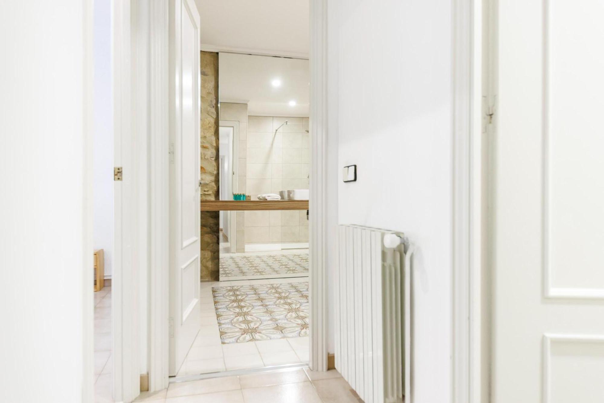 Bravissimo El Lleo, Bright 4-Bedroom Apartment Gerona Buitenkant foto