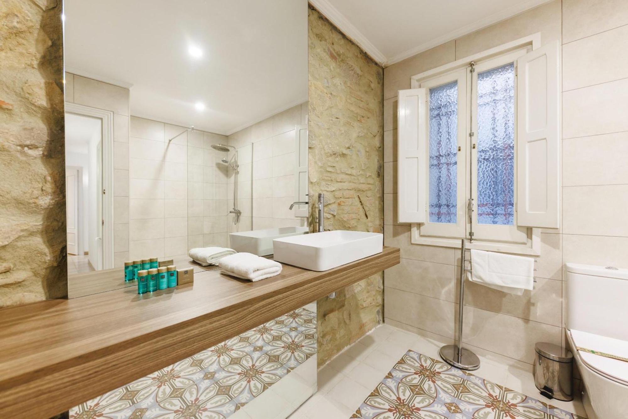 Bravissimo El Lleo, Bright 4-Bedroom Apartment Gerona Buitenkant foto